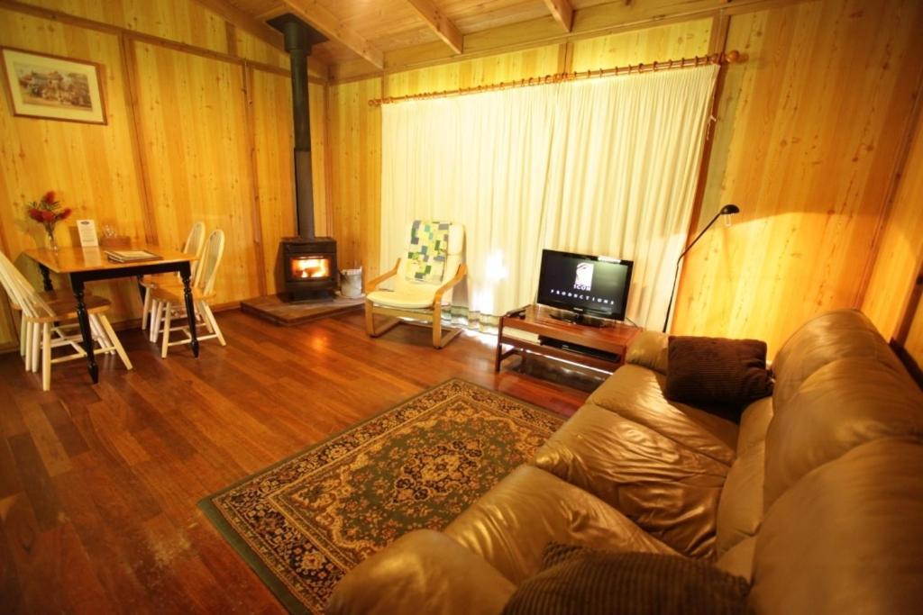 Hawke Brook Chalets Pemberton Exterior foto